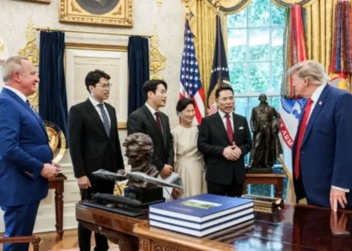 Pastor sul-coreano Son Hyun-bo encontra Donald Trump na Casa Branca
