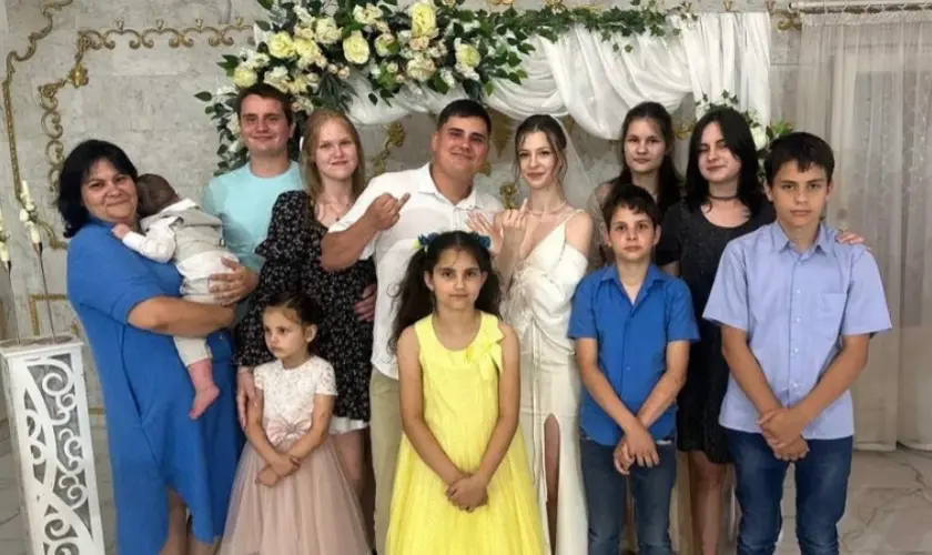 Após míssil da Rússia atingir casa, família  cristã ucraniana morre